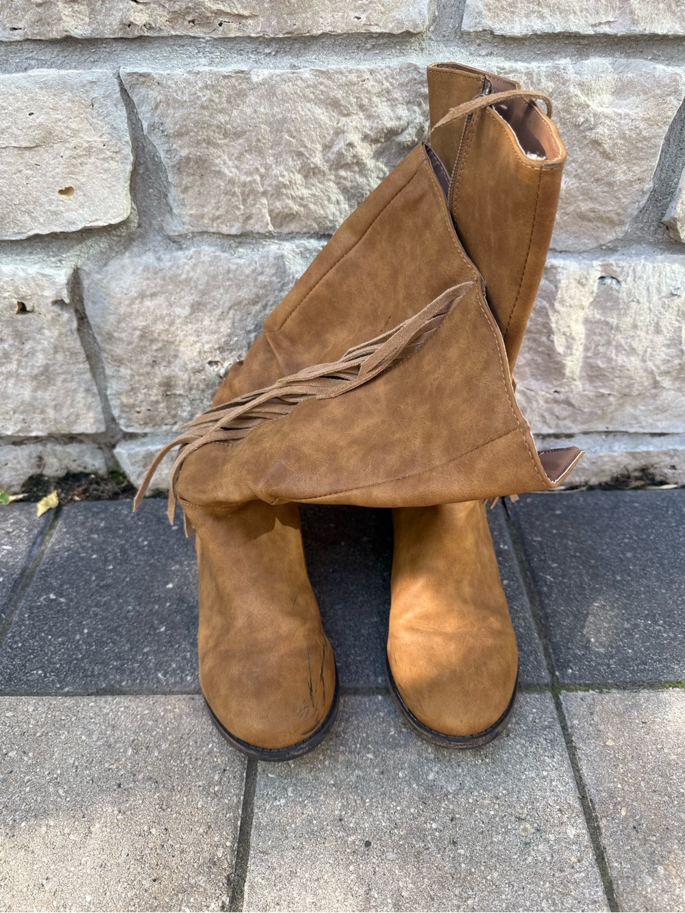Women’s cowboy boots or girls size 6